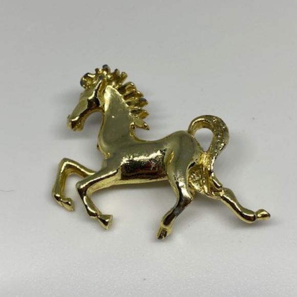 Jewelry - Running Horse Gold Brooch